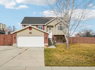 4952 Robin Hill Rd, West Jordan, UT 84081