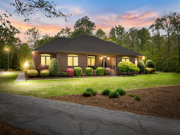 1617 Lakewood Falls Rd, Goldston, NC 27252