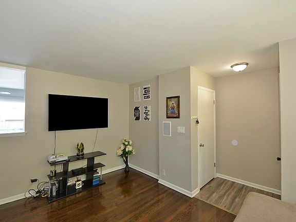 3rd image of 2707 Donna Ave