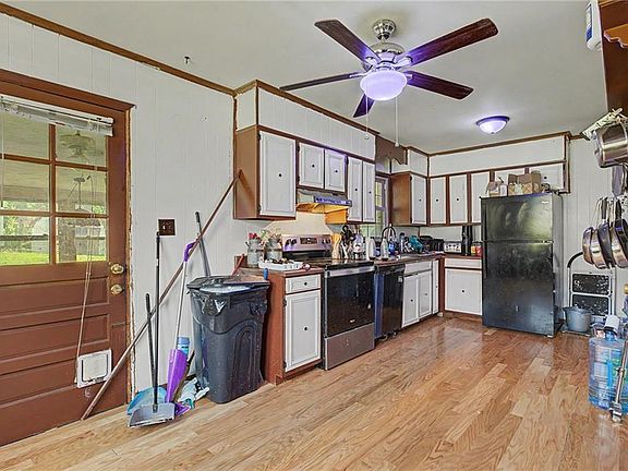 5th image of 24209 Lovers Ln