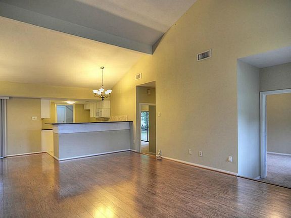 3rd image of 216 Springs Edge Dr