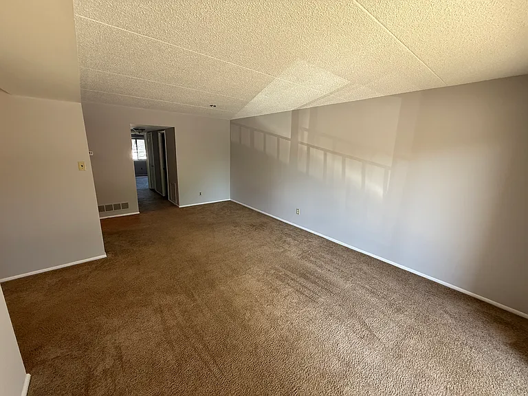802 Putnam Blvd — Photo 15