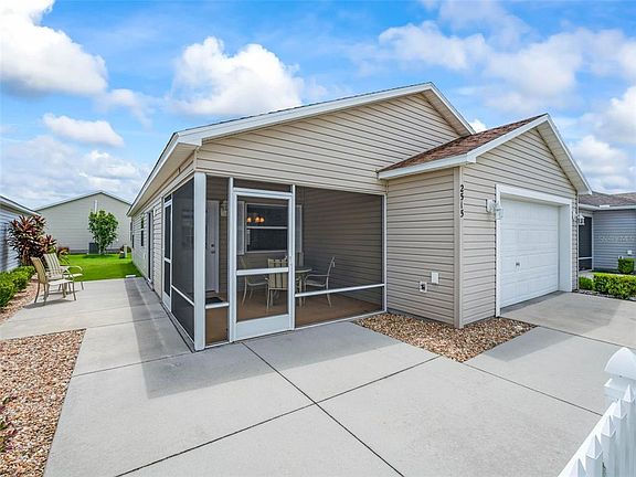3rd image of 2515 Mariel Way