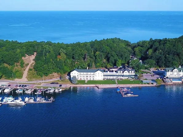 8535 S Portage Point Drive Pavilion #39-2, Onekama, MI 49675