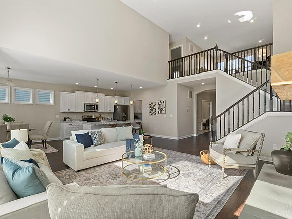 4th image of 793 Frederick Ct