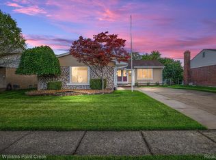 4446 Dickson Dr, Sterling Heights, MI 48310