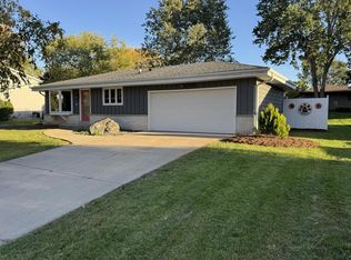 7721 Bur Oak DRIVE, Franklin, WI 53132