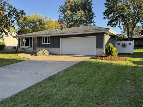 7721 Bur Oak DRIVE, Franklin, WI 53132