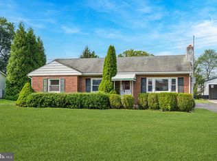 43 Oak Ln, Royersford, PA 19468