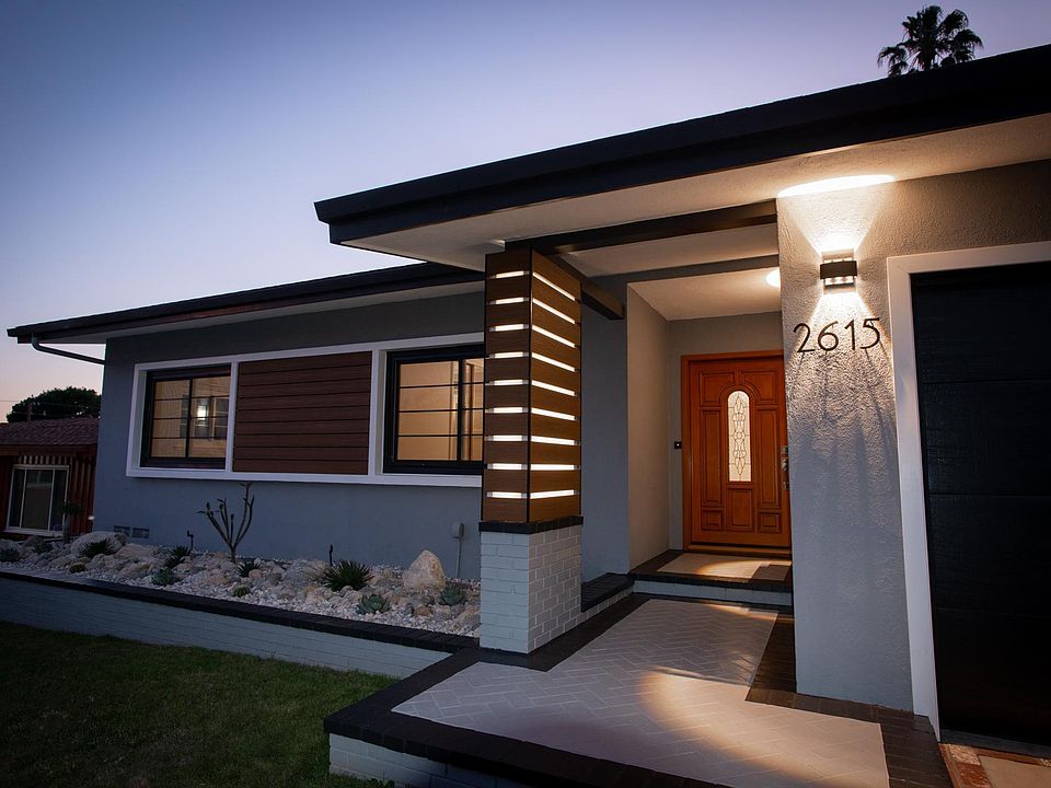 Exterior Front Entry