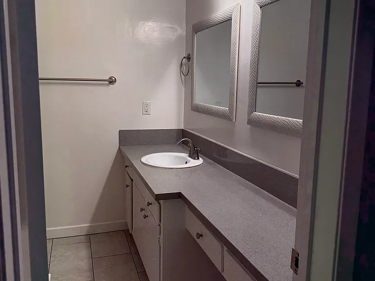 504 Avenue G — Photo 8