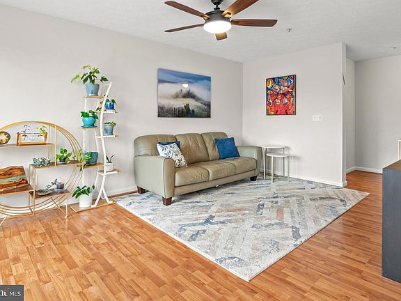 3rd image of 1803 Snow Meadow Ln Unit 202