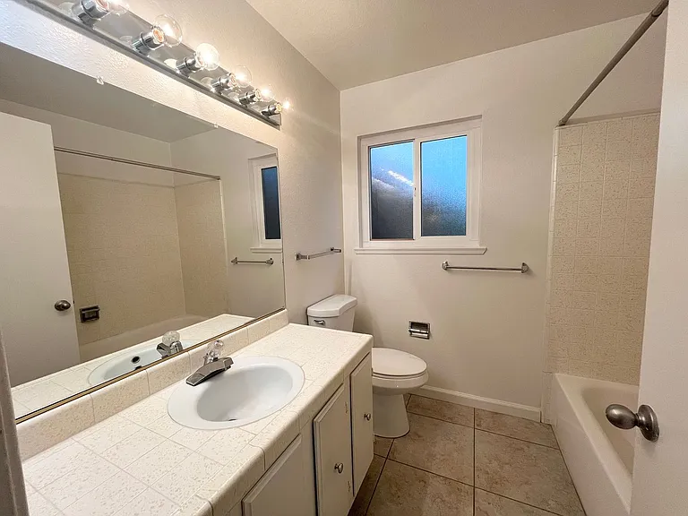 510 Alhambra Blvd — Photo 7