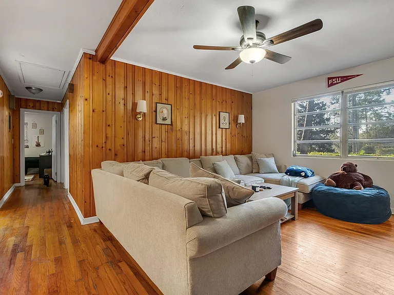 1902 Sunset Ln — Photo 14