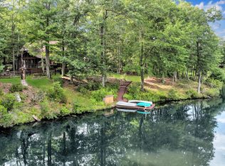 109 Pine Grove Cir, Milford, PA 18337