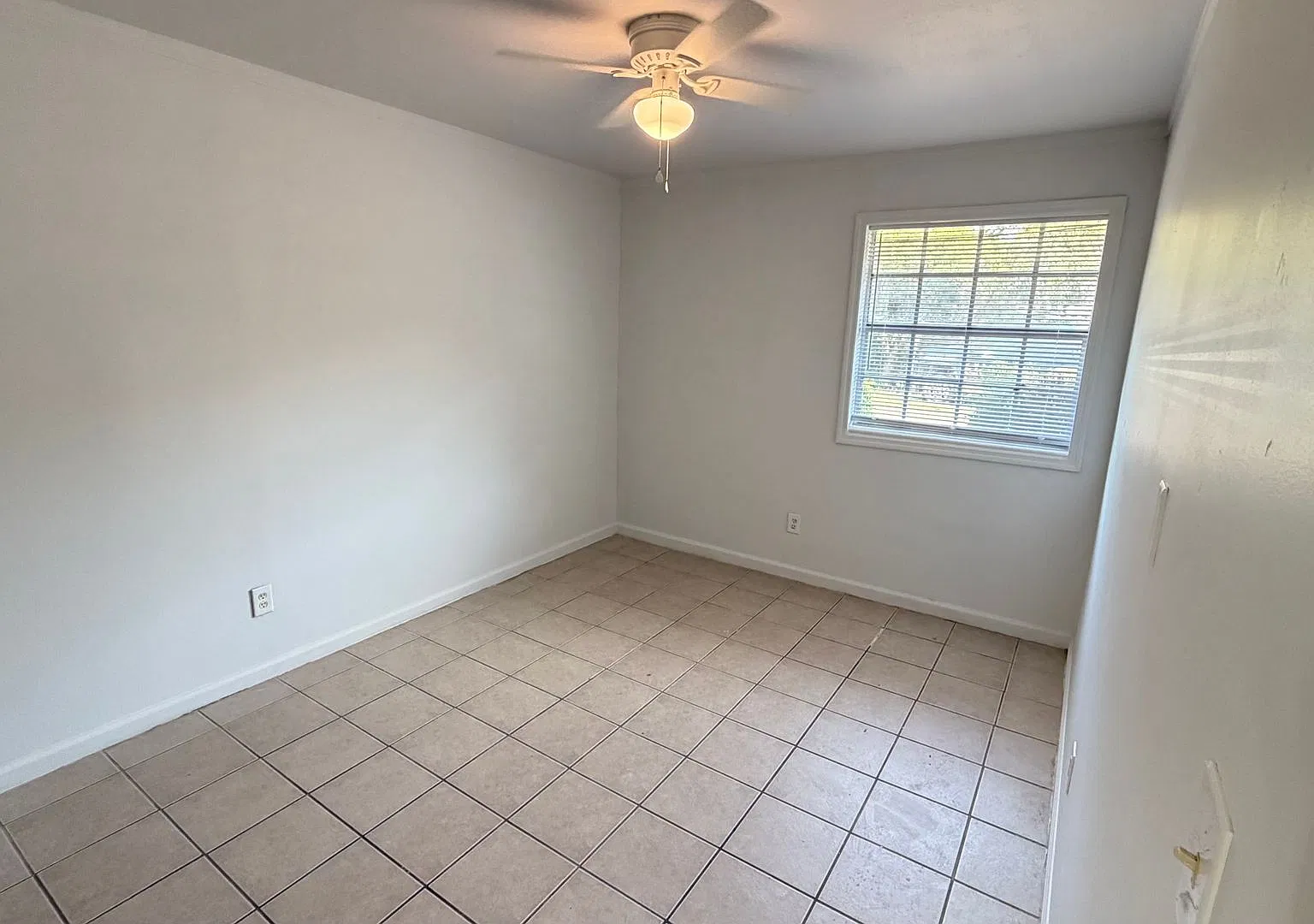 1880 Green Dr — Photo 3