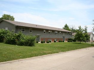306 Dewey Ave APT 6, Normal, IL 61761