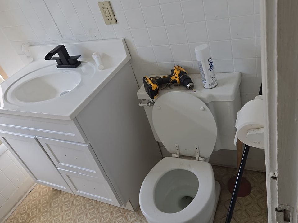 2nd image of 24 Phillips St #1
