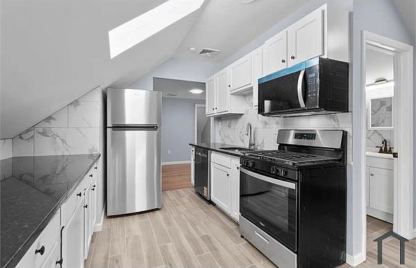 1st image of 1936 Main St #3