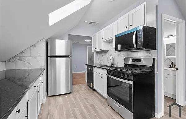 1936 Main St #3