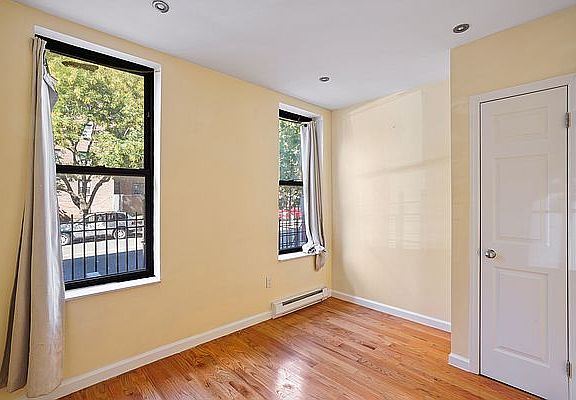4th image of 10 Manhattan Ave APT 1F