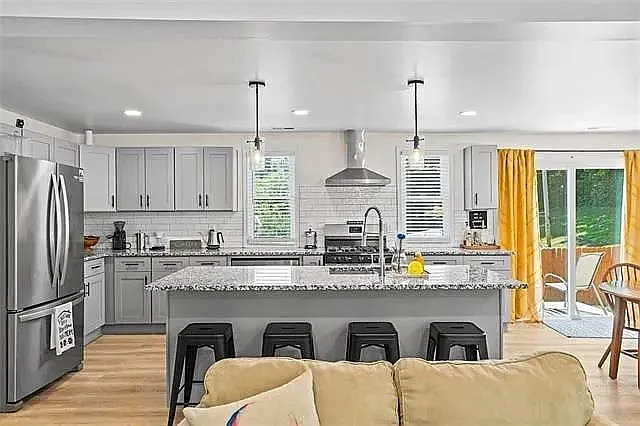 1407 NE 62nd St — Photo 13