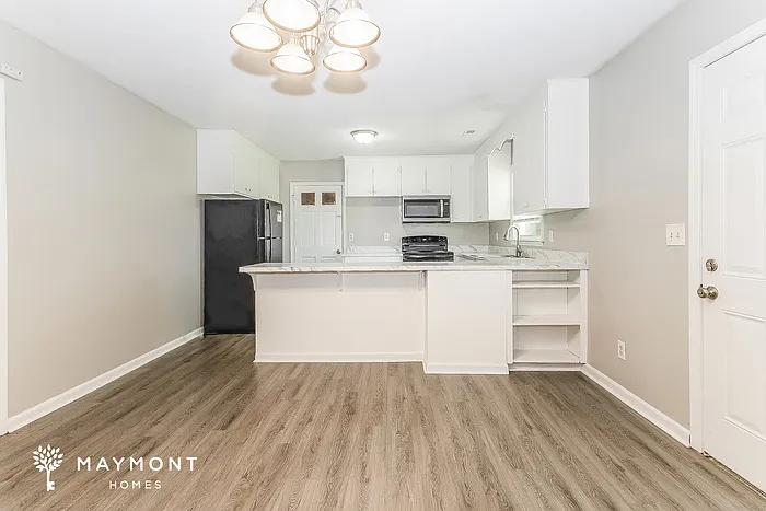 2 Summit Ave — Photo 5