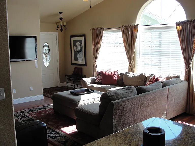 602 Mountain View Dr — Photo 5