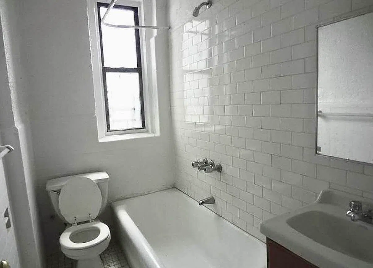 2095 Mohegan Avenue — Photo 4