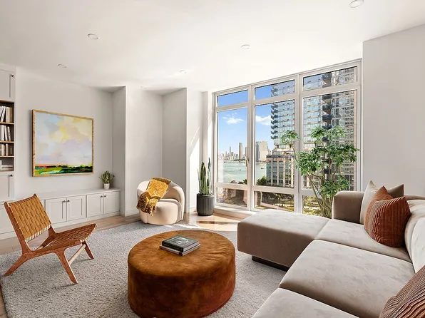 2 Northside Piers APT 7J, Brooklyn, NY 11249