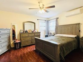 219 Willow Rd E, Staten Island, NY