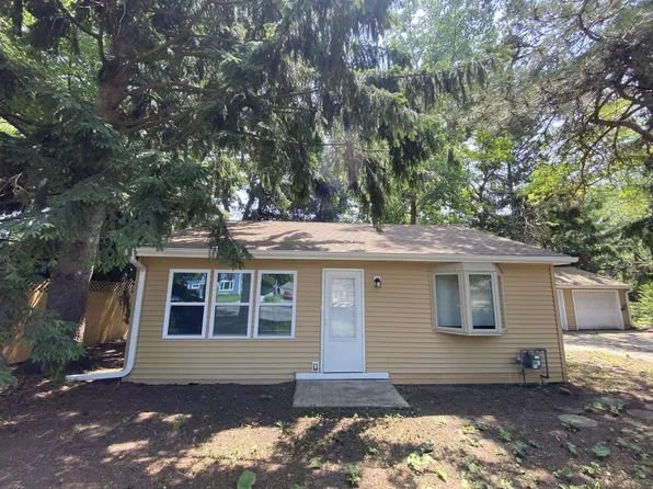 10405 West Manor Park DRIVE, Milwaukee, WI 53227