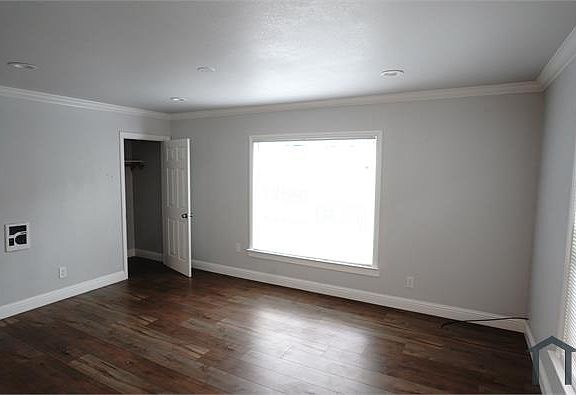 5th image of 2912 14th Ave APT 207