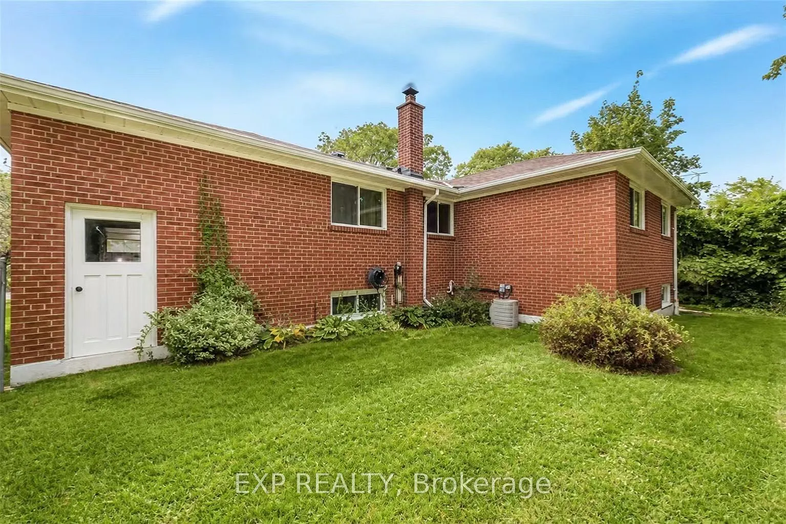 4 bed, $3,200 — Photo 2