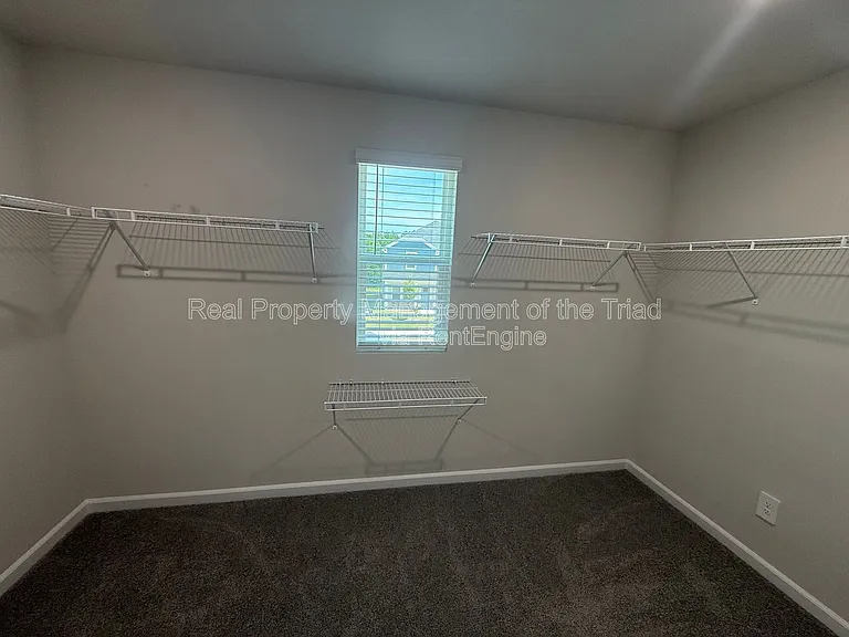 2215 Cherry Creek Rd — Photo 15