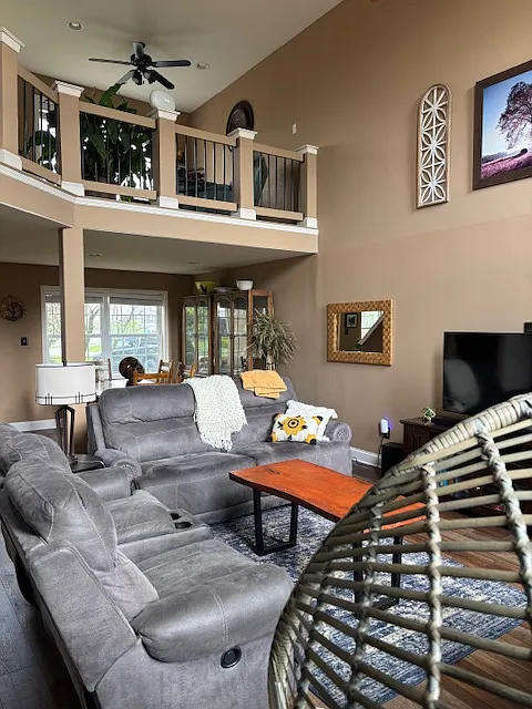 3 bed, $4,500 — Photo 2