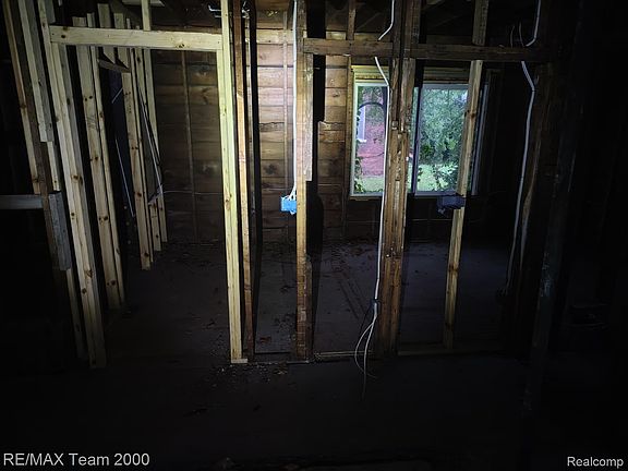 4th image of 3262 Tuxedo St