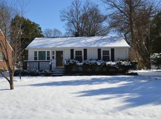 3902 Alton Rd, Saint Matthews, KY 40207