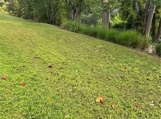 809 Brady Ln, Madison, WV 25130