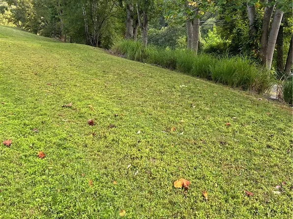 809 Brady Ln, Madison, WV 25130