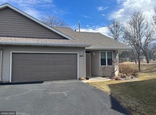 6041 Raven Ridge Ct, Rockford, MN 55373