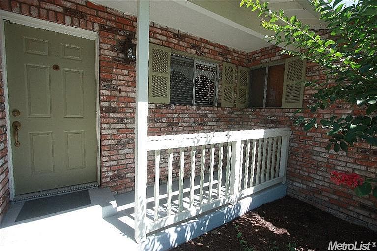 1st image of 25 Willow Glen Ave