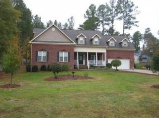125 Countess Ct, Whispering Pines, NC 28327