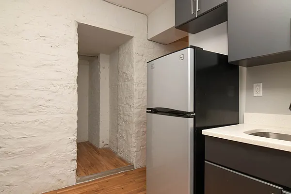 Rented by Compass | media 21