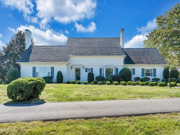 4230 Grandin Rd SW, Roanoke, VA 24018