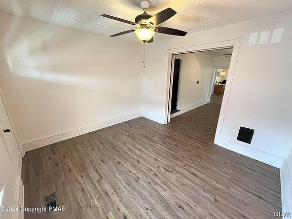 2nd image of 478 N 1st St