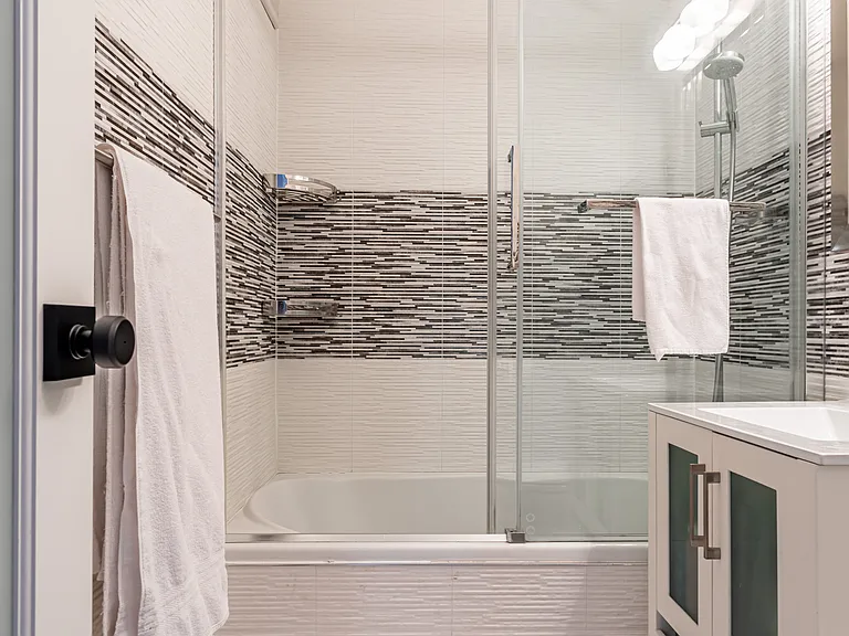3235 Emmons Ave #526 — Photo 18