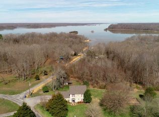 10 Cherokee Dr, Cadiz, KY 42211