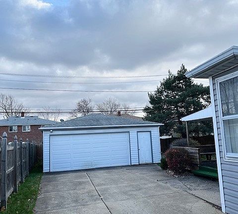3rd image of 89 Bonnett Ave