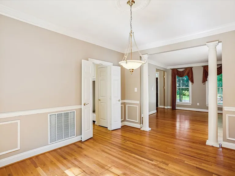 8931 Falls Farm Dr — Photo 31